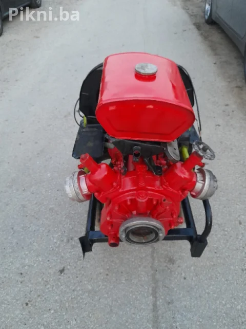 PROFESIONALNA VATROGASNA PUMPA ROSENBAUER - VW Buba Motor 14