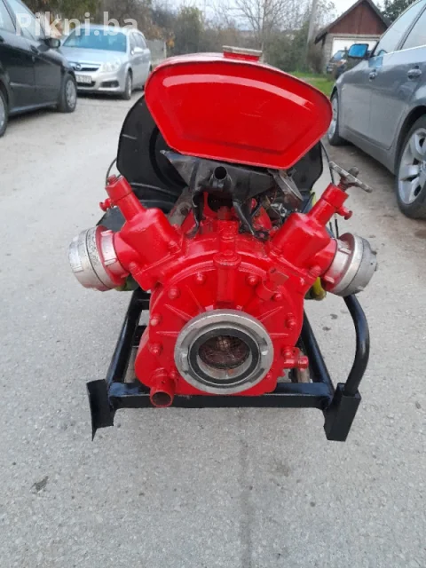 PROFESIONALNA VATROGASNA PUMPA ROSENBAUER - VW Buba Motor 13