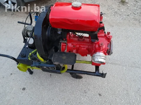 PROFESIONALNA VATROGASNA PUMPA ROSENBAUER - VW Buba Motor 12