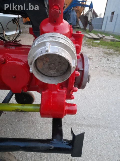 PROFESIONALNA VATROGASNA PUMPA ROSENBAUER - VW Buba Motor 9
