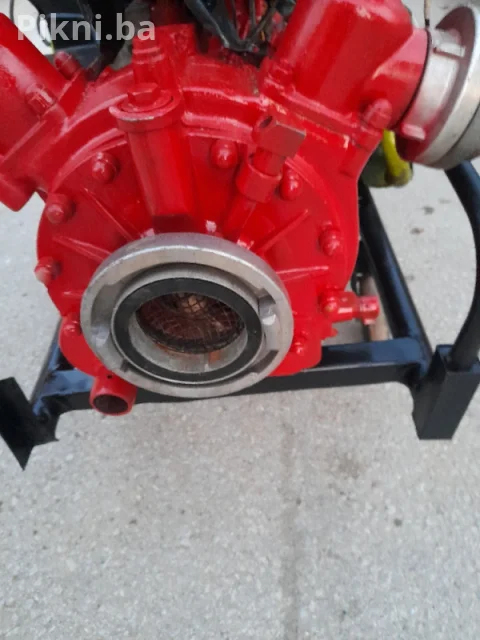 PROFESIONALNA VATROGASNA PUMPA ROSENBAUER - VW Buba Motor 8