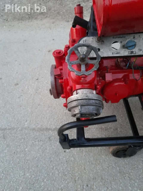 PROFESIONALNA VATROGASNA PUMPA ROSENBAUER - VW Buba Motor 7