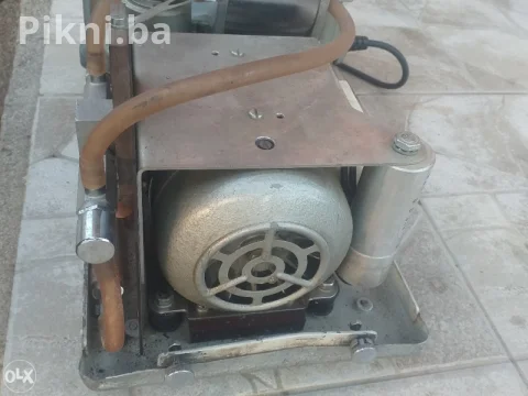 Ameda Rubi Royal Mod. 22 Prijenosna VAKUUM PUMPA / Kompresor 90w 8