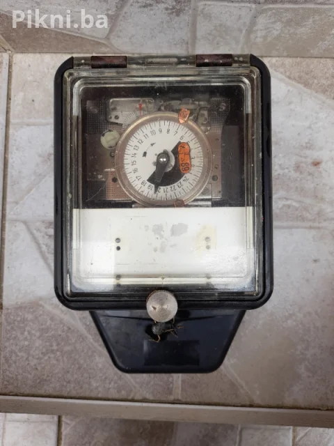 Uklopni sat brojilo za struju merenje