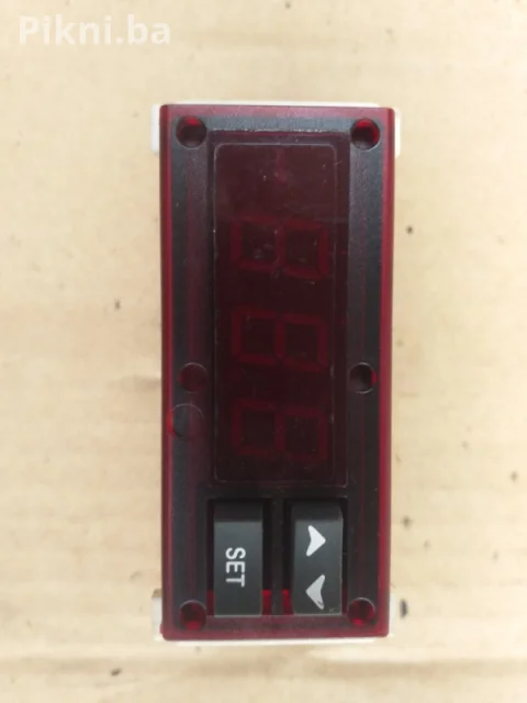 Digitalni termostat Dixell XR10C - 230V - Za Hladnjače/Vitrine