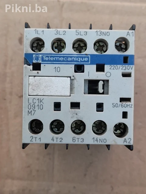Sklopka / Kontaktor Telemecanique 9A 220V (4kW)