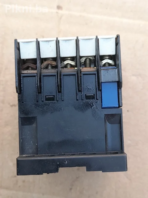 Sklopka / Kontaktor Telemecanique 9A 220V (4kW) 4