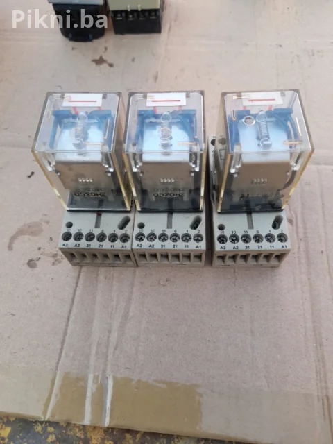 Industrijski Releji FINDER i SCHRACK sa Podnožjem (230V AC)
