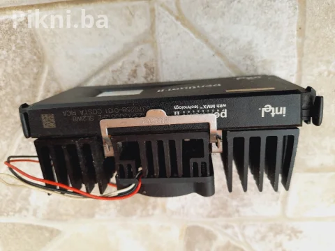 Procesor sa hladnjakom intel pentium 2 5