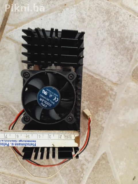 Procesor sa hladnjakom intel pentium 2 3