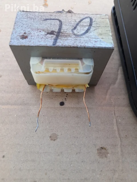 Transformator 230V/18V (cca 18W) - Ispravan, Iz B&D Punjača 3