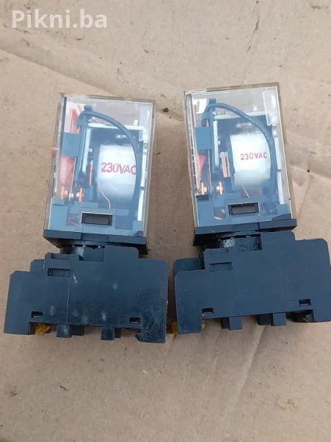 Industrijski Releji OMRON 230V sa Podnožjem (11 pinova) 3