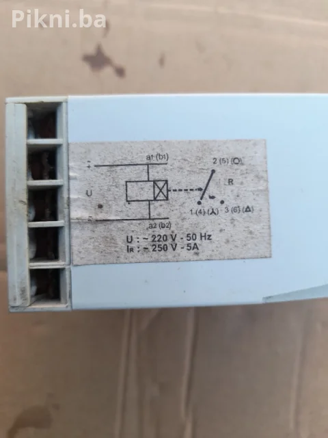 Vremenski relej Inter RR-12 (0.1 - 12 sekundi) - 220V