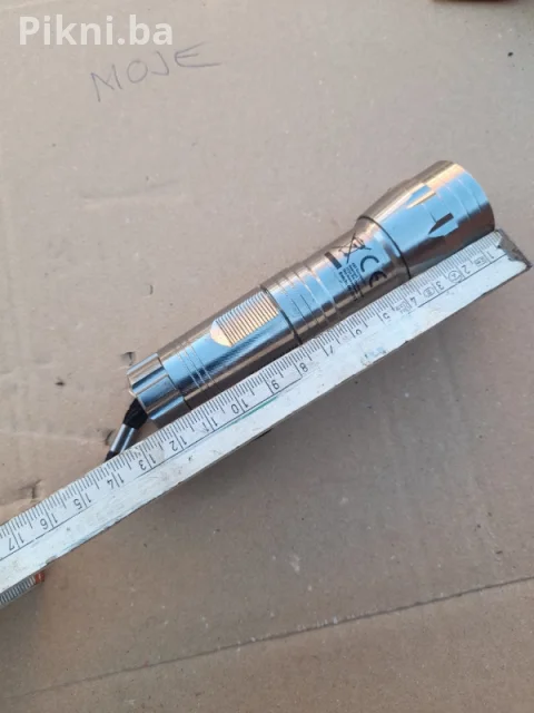 NEKORIŠTENA ALUMINIJUMSKA LED LAMPA (12 LED DIODA) 3
