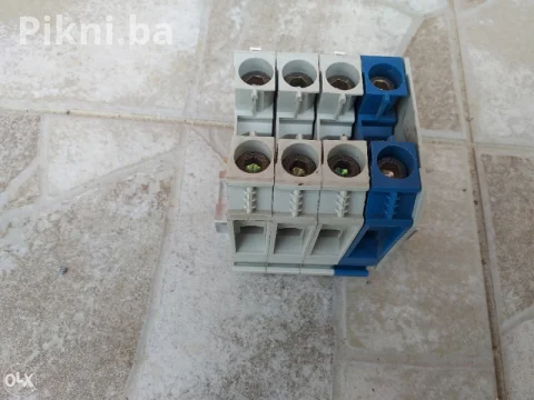 Trofazna/Četveropolna Stezaljka (Sklopka) na DIN Šinu 4