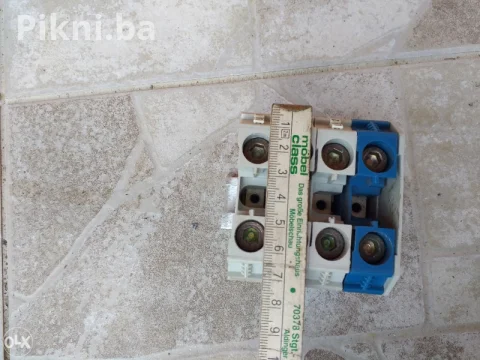 Trofazna/Četveropolna Stezaljka (Sklopka) na DIN Šinu
