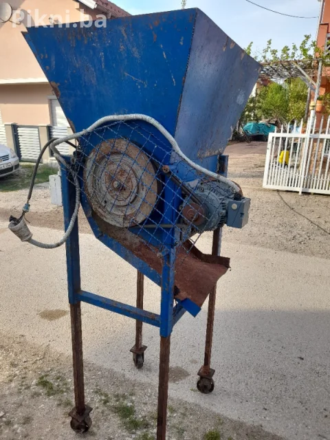 Profesionalna Drobilica / Mlin (Plastika, Voće) - 2.6kW