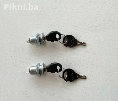Prekidač sa ključem za bager, traktor, motocikl i mašine - 12mm 6