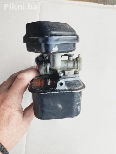 ⚙️ Rezervoar sa karburatorom za Briggs & Stratton motor kasačica kosilica 5