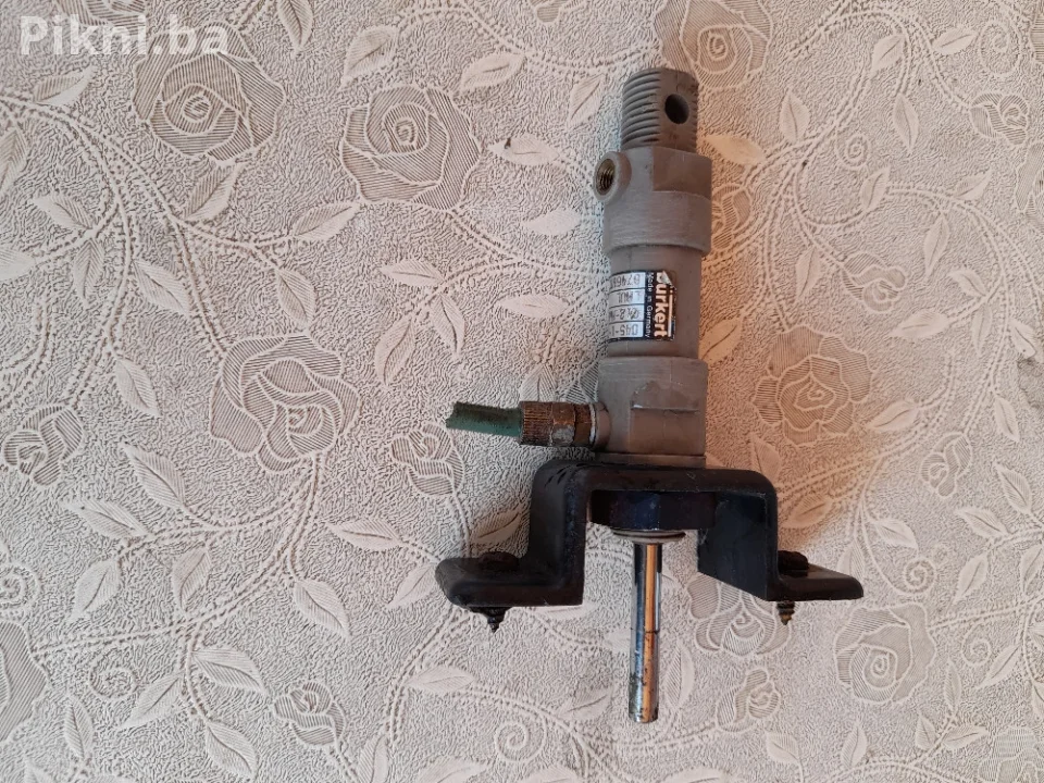 NOVO SNIŽENO! | Burkert 0746800 - Dvosmjerni Pneumatski Cilindar