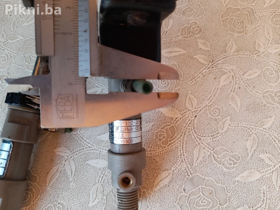 NOVO SNIŽENO! | Burkert 0746800 - Dvosmjerni Pneumatski Cilindar
