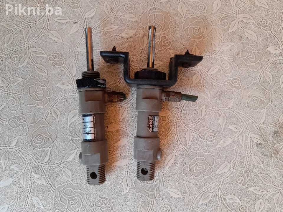 NOVO SNIŽENO! | Burkert 0746800 - Dvosmjerni Pneumatski Cilindar