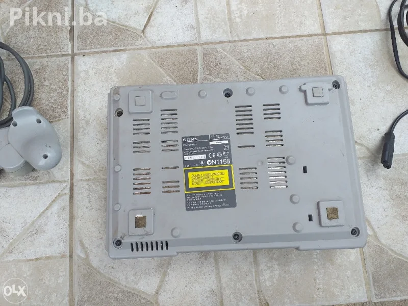 SONY PLAYSTATION djojstik citaj pod detaljno