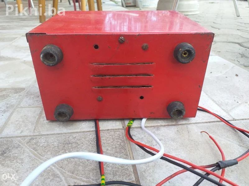 Punjac za akulumator 6v i 12v punjaci ispravljaci