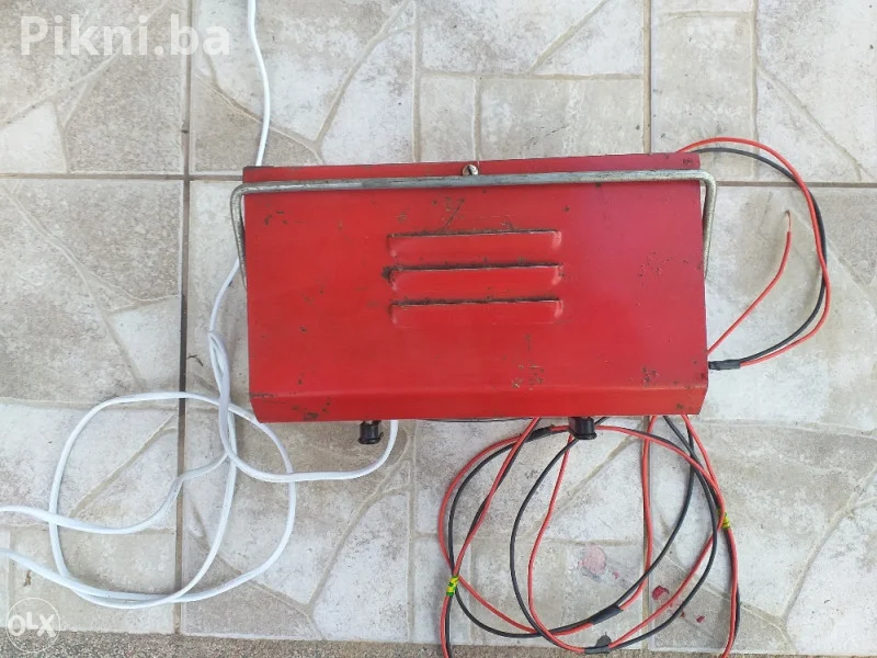 Punjac za akulumator 6v i 12v punjaci ispravljaci