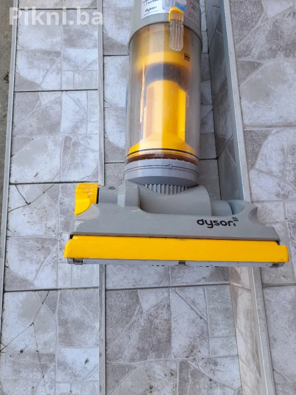 Stapni usisivac DYSON DC04 kicni usisivaci citaj pod detaljno