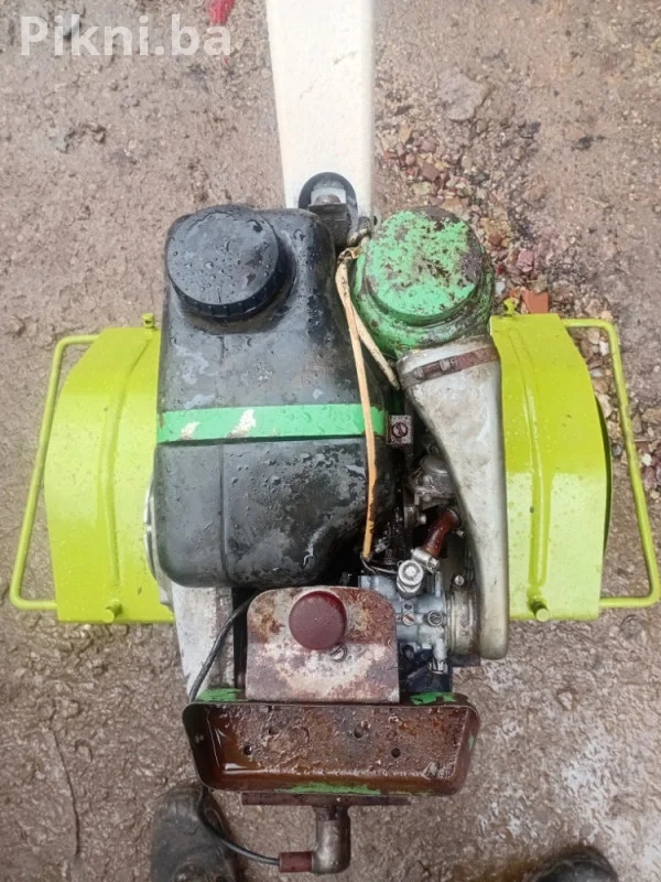 Motokultivator KOPAČICA FREZA HOLDER H7 - Benzin - Super Ispravan
