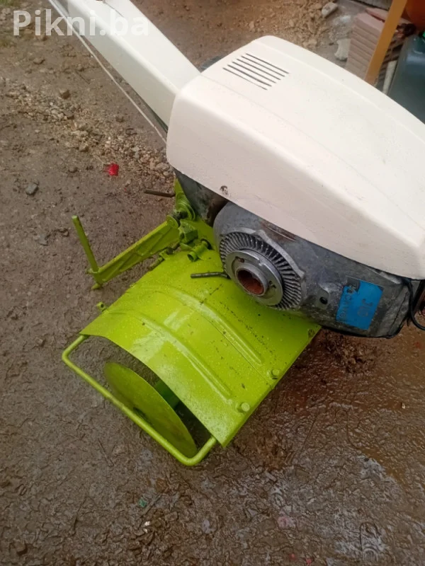 Motokultivator KOPAČICA FREZA HOLDER H7 - Benzin - Super Ispravan