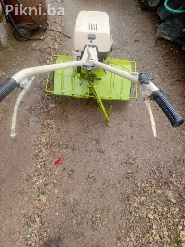 Motokultivator KOPAČICA FREZA HOLDER H7 - Benzin - Super Ispravan