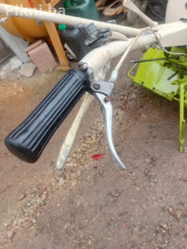 Motokultivator KOPAČICA FREZA HOLDER H7 - Benzin - Super Ispravan