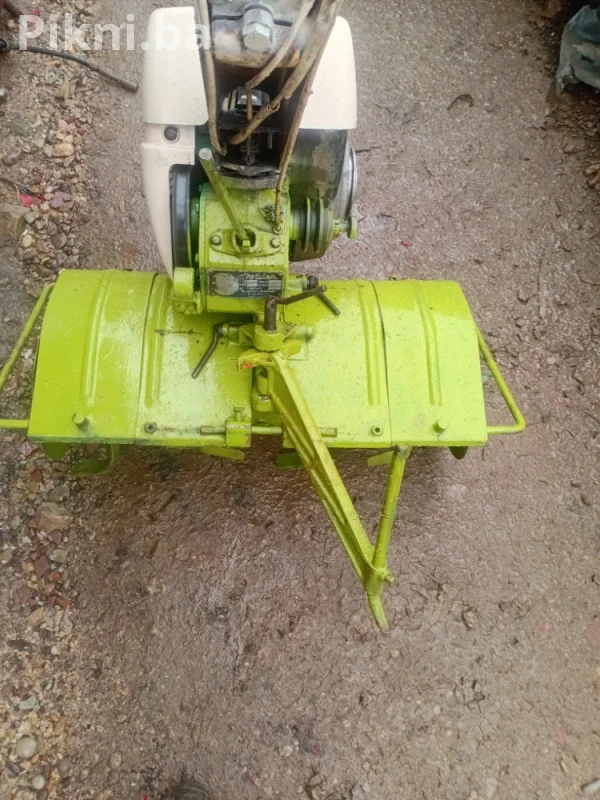 Motokultivator KOPAČICA FREZA HOLDER H7 - Benzin - Super Ispravan