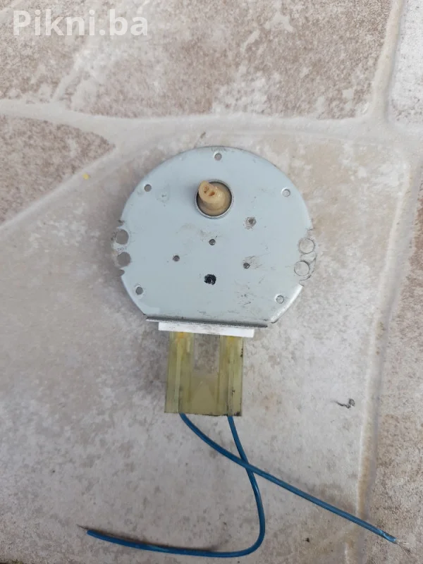 Elektro motor 21v 3 obrtaja elektromotori sa reduktorom