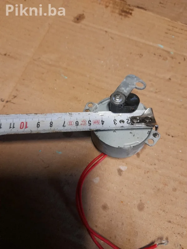 Mini motor sa reduktorom 220v 4w elektromotori