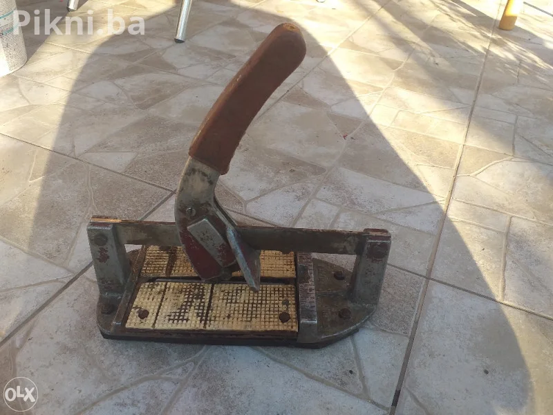 RUČNI REZAČ PLOČICA / SJEKAČ / MINI CUTTER / ISPRAVAN /Spreman z
