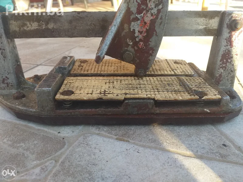 RUČNI REZAČ PLOČICA / SJEKAČ / MINI CUTTER / ISPRAVAN /Spreman z