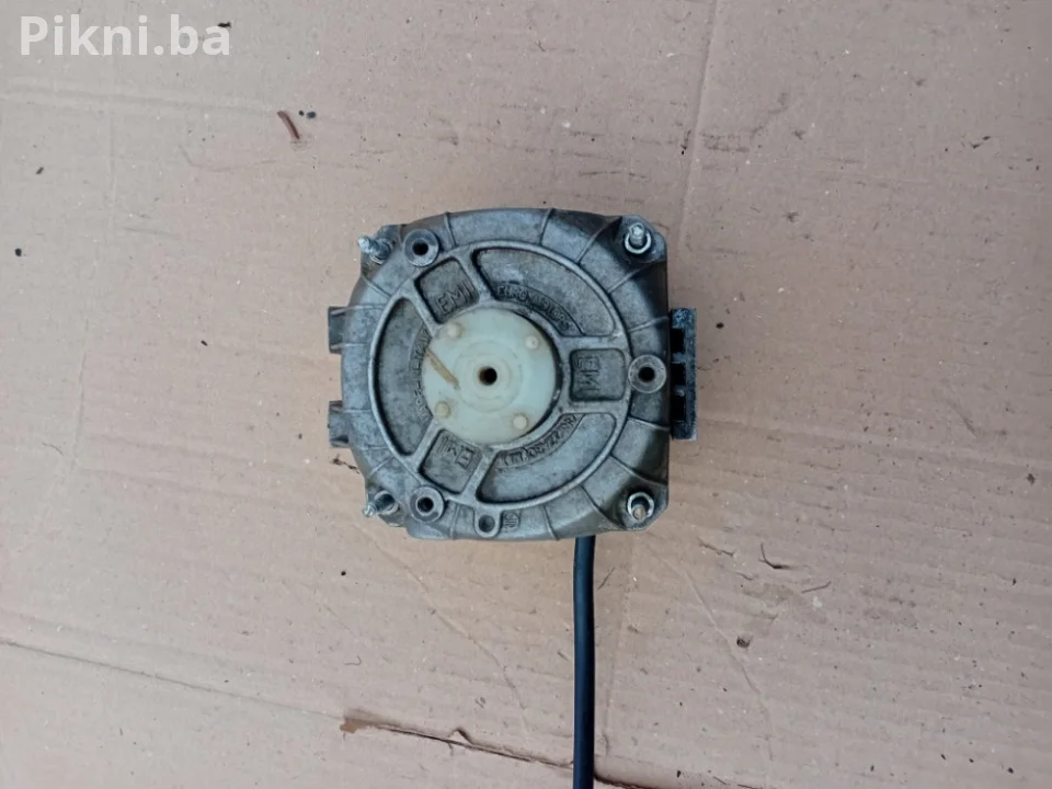 Elektro motor 220v 1300 obrtaja elektromotori