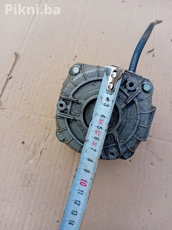 Elektro motor 220v 1300 obrtaja elektromotori