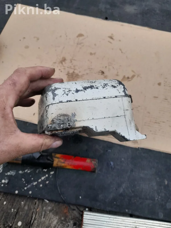 STIHL Starter (Kućište za Paljenje) sa Rezervoarom - Oštećen