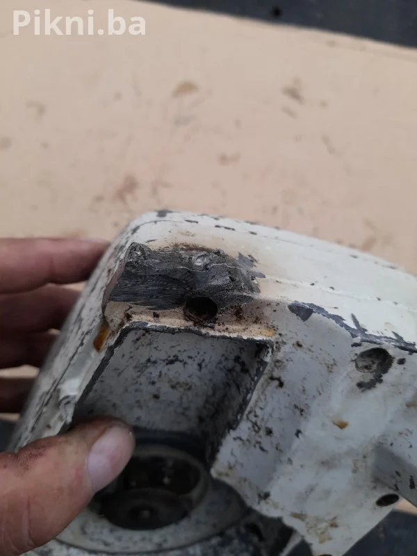STIHL Starter (Kućište za Paljenje) sa Rezervoarom - Oštećen