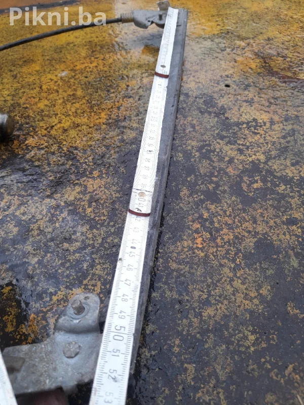 ISPRAVAN MOTOR I MEHANIZAM ZA PODIZANJE PROZORA