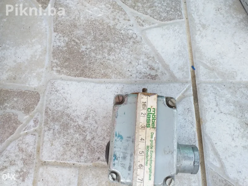 Rotacioni Granični Prekidač KT2-2 - Liveno Industrijsko Kućište