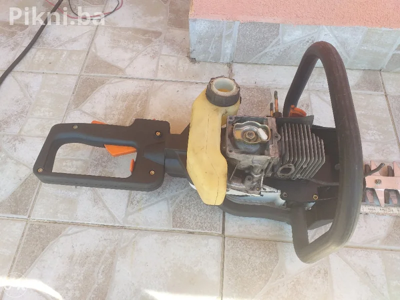 Profesionalni trimer STIHL HS80 za živu ogradu