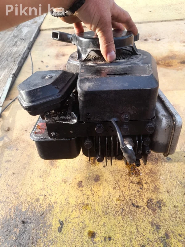 Motor kosačice Briggs strattion kosilice dijelovi