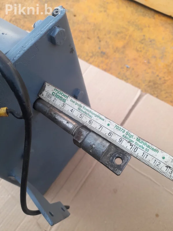 Starter paljenja od motorne pile U super ispravnom stanju Mobilni telefon I viber 066230-139 CJENA BRZE DOSTAVE 8KM Pogledajte ostale artikle na mom profilu hvala
