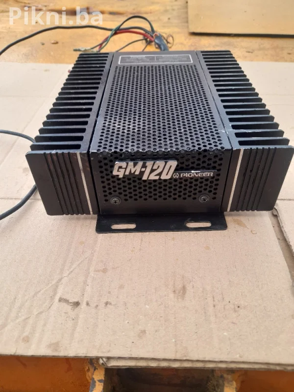 Auto pojačalo PIONEER GM 120 muzika radio ozvucenje