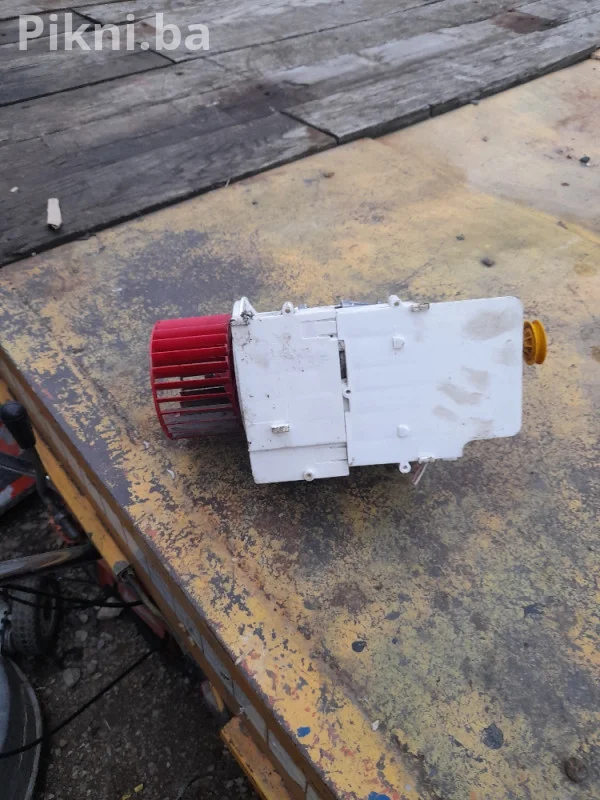 BRZA PRODAJA! MOTOR VENTILATORA/TURBINE ZA SUŠILICU VEŠA 170W (EL
